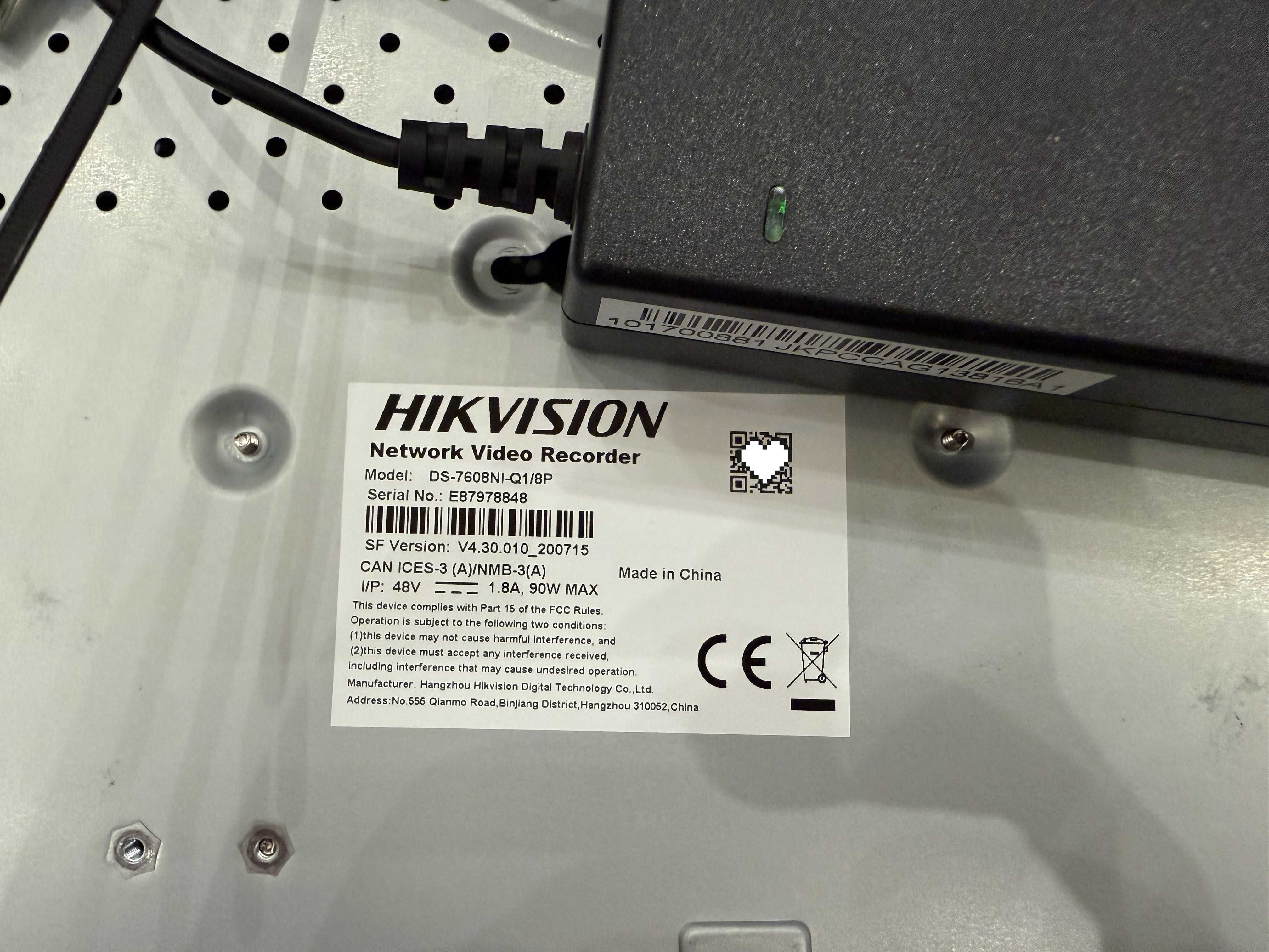IP PoE видеорегистратор Hikvision DS-7608NI-Q1/8P 8 канальный до 8 Мп