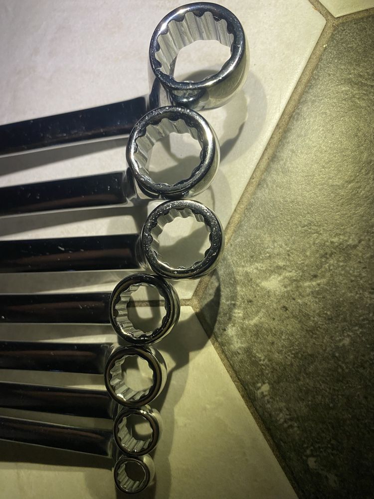 Klucze oczkowe odgięte 6-19mm. 7 szt.