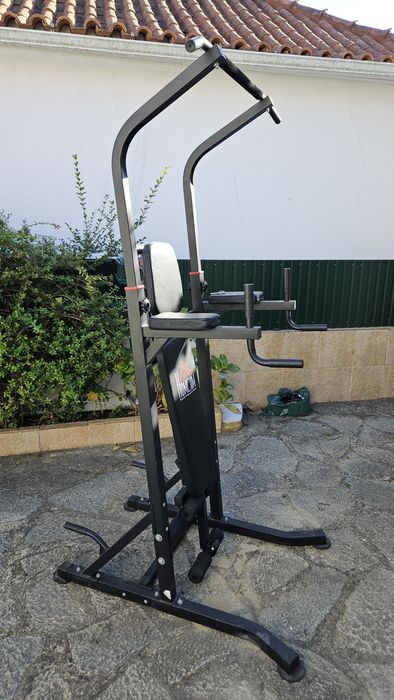 Ginasio com barra de elevacoes