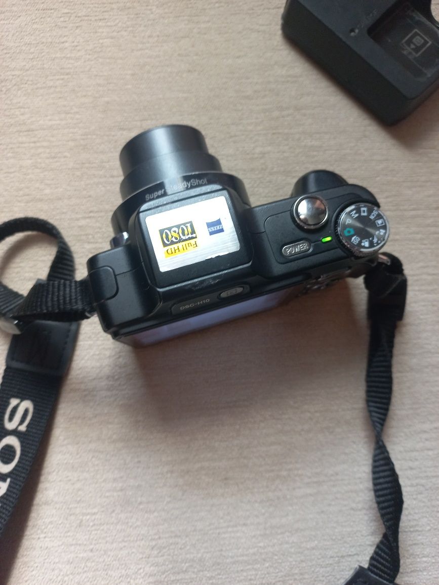 Aparat Sony h10   ..