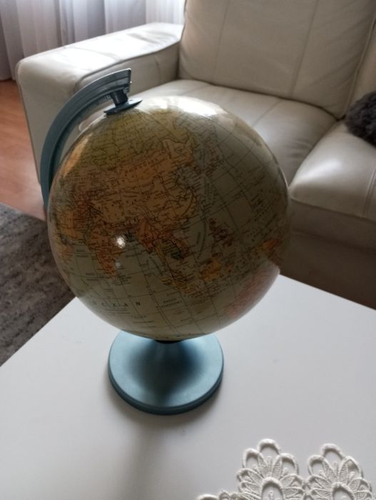 Lampka nocna globus