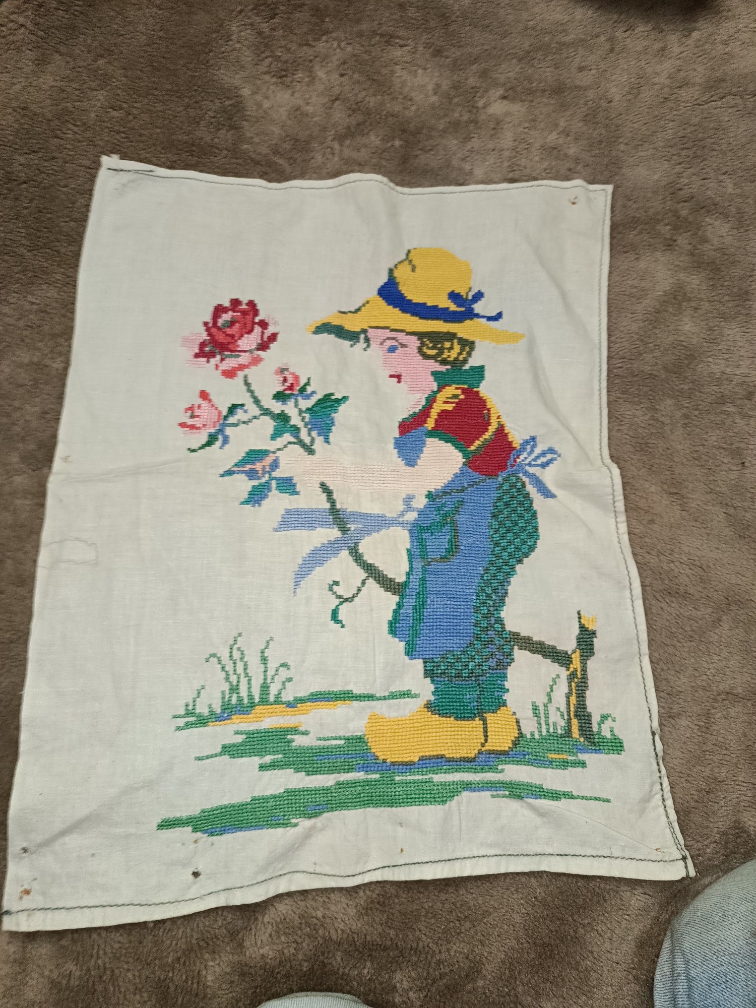 Три полотна( картина девочка с цветком  ,салфетка и рушник )