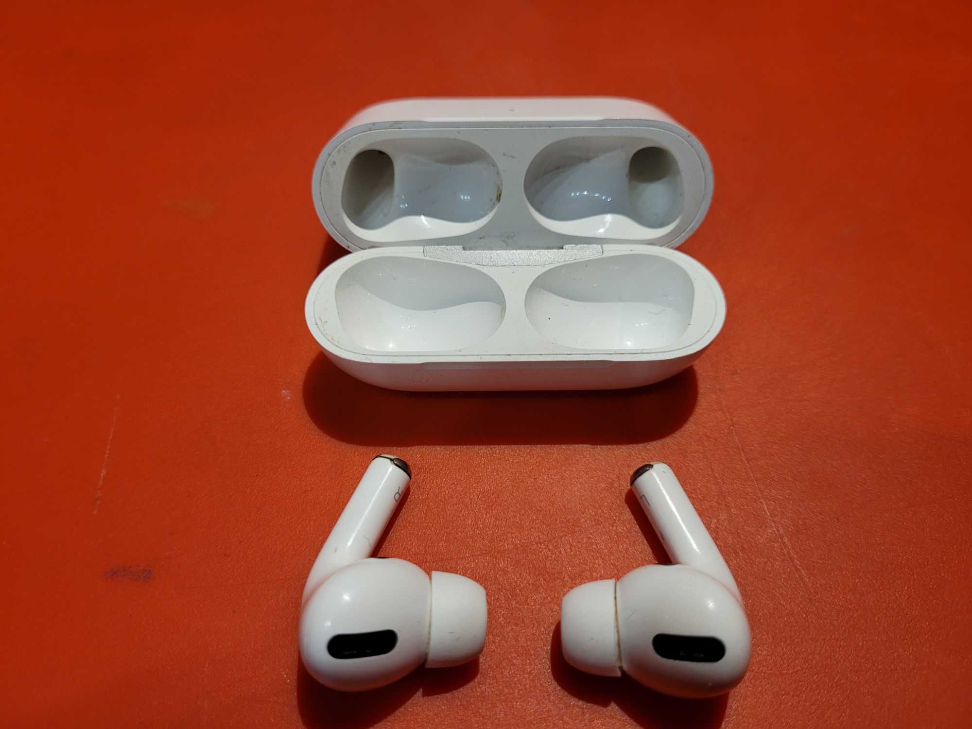 Słuchawki bezprzewodowe dokanałowe Apple AirPods Pro