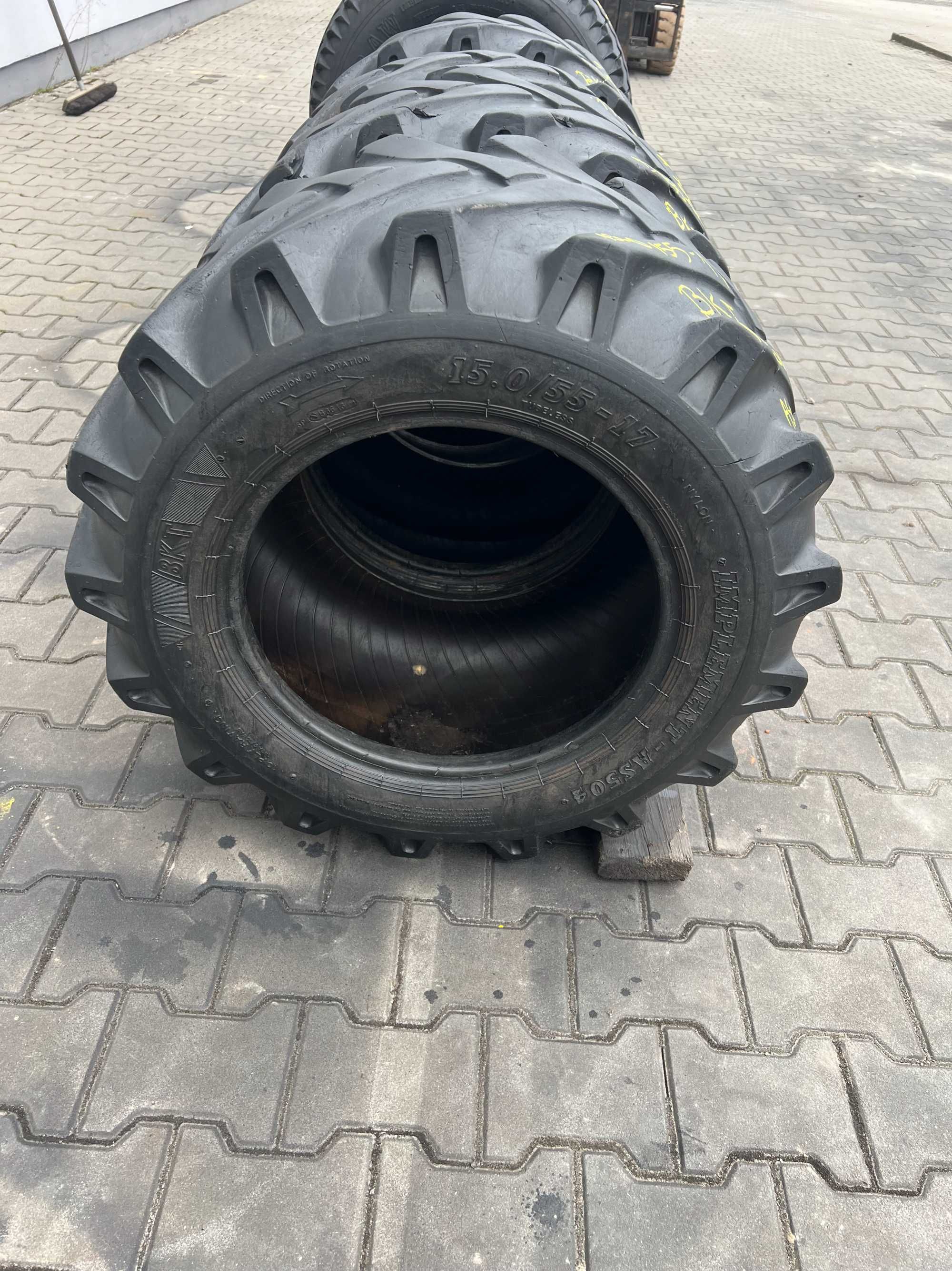 BKT IMPLEMENT AS504 15.0/55-17