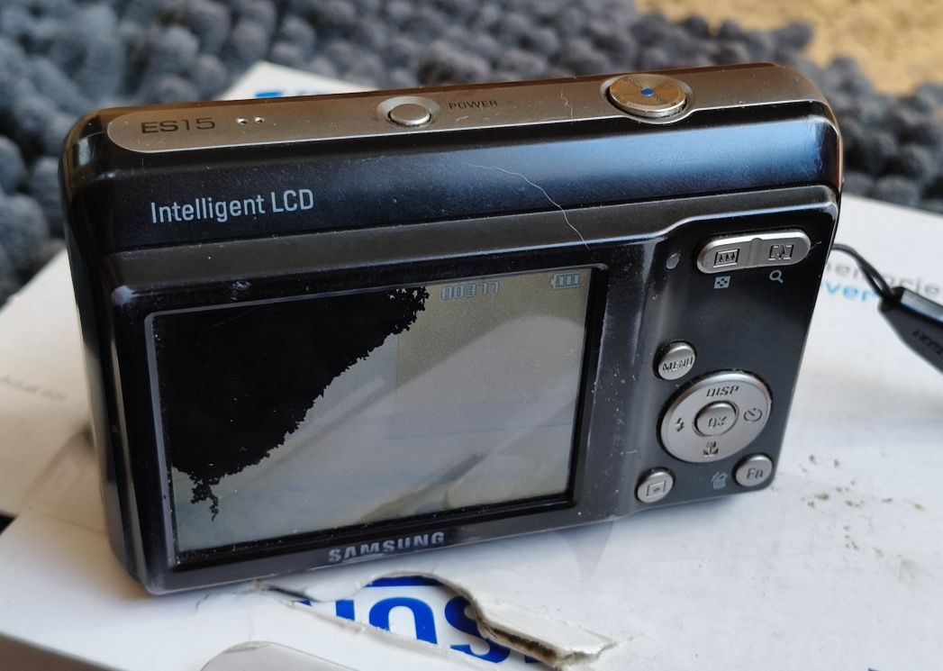 Samsung ES15 Aparat kompaktowy cyfrowy - zbity LCD ale działa