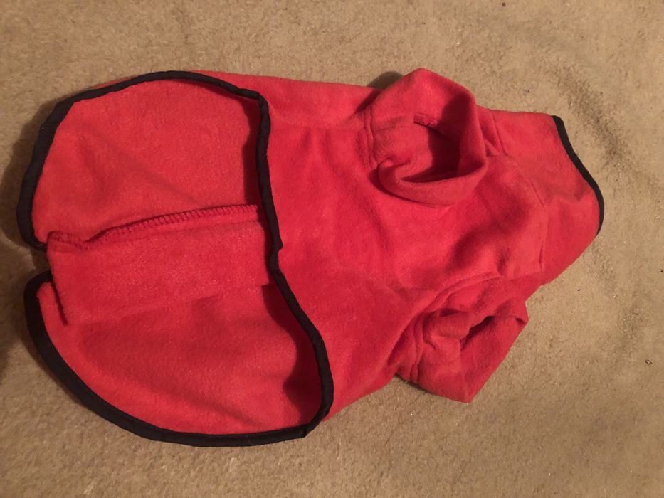 Одежда собаке курточка флисовая