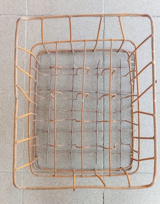 Ящик для бутылок металлический (СССР).