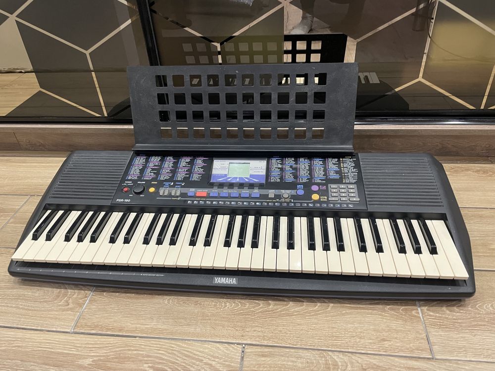 Синтезатор Yamaha PSR-190FE