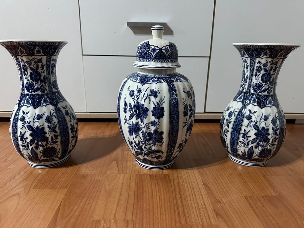 Zestaw włoskich wazonow ceramicznych