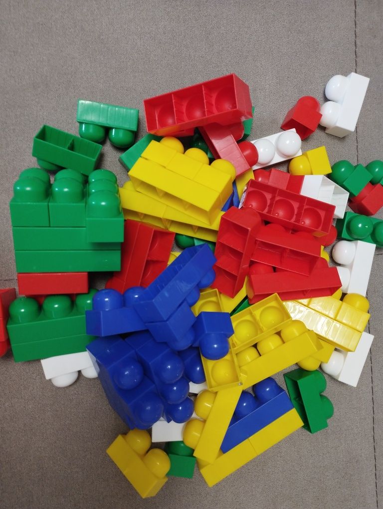 Конструктор детский "Юниор" (93 пластиковых блока)