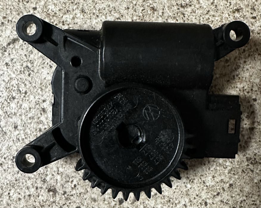 Сервопривід (моторчик) R60907511C