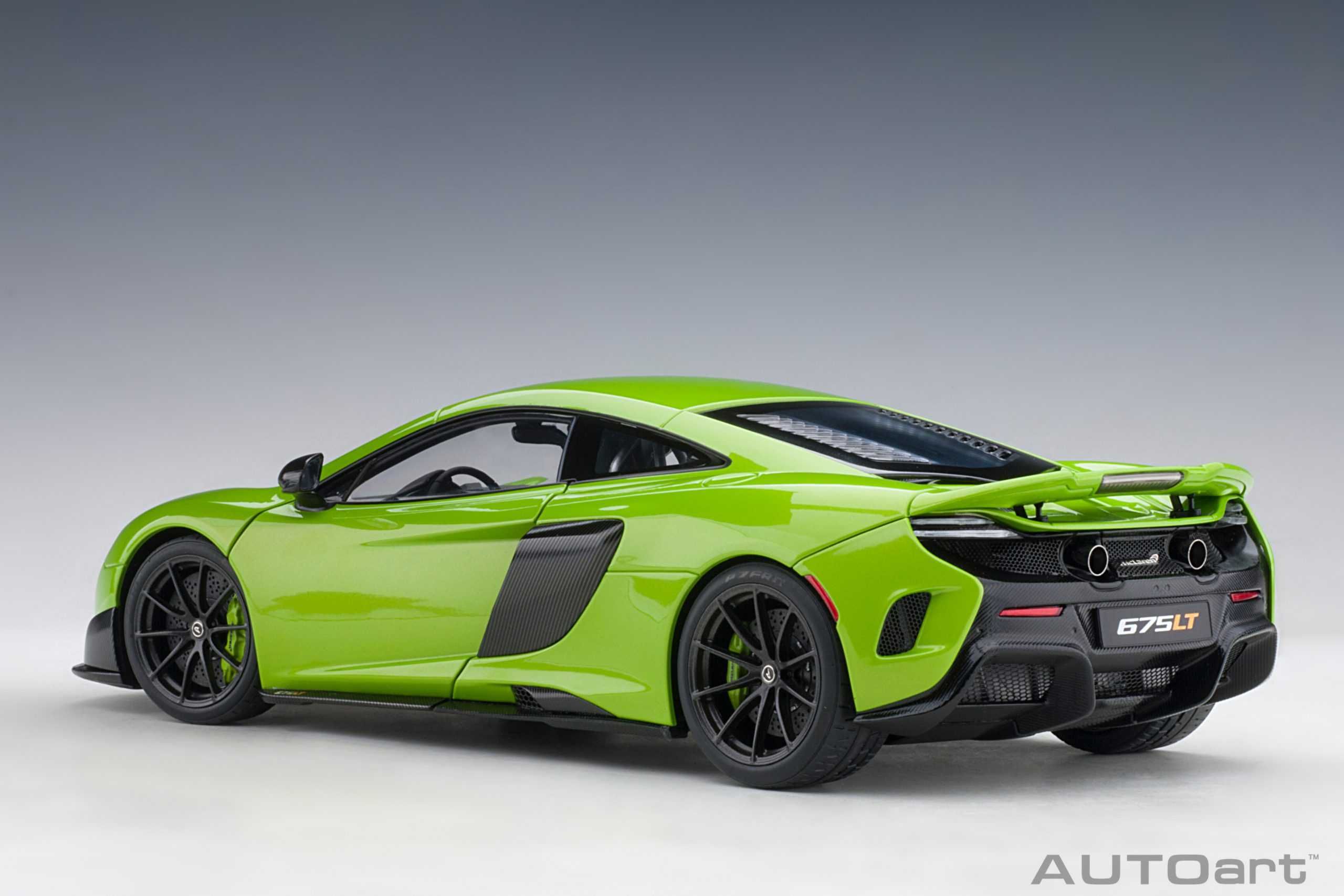 Model 1:18 AUTOart McLaren 675 LT 2016 green (76049)