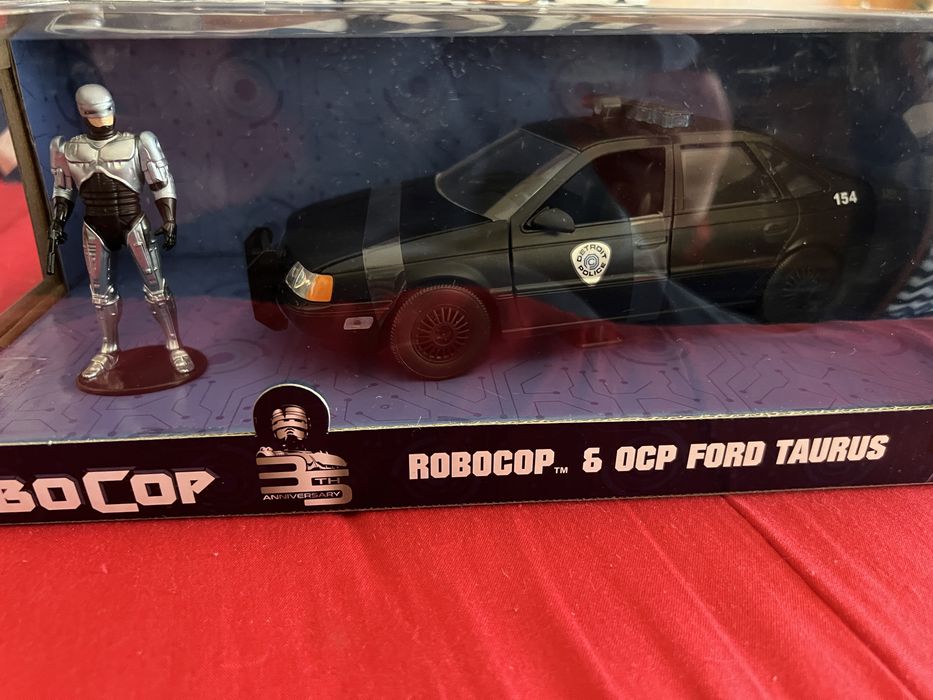 Robocop - Veículo Ford Tarus 1:24