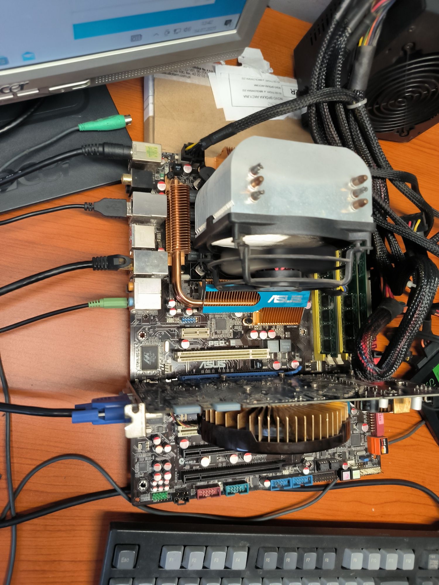 Asus p5q- e xeon 5420 5 gb ram GTS 250