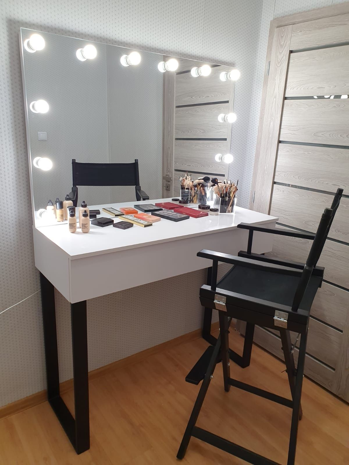 Toaletka z lustrem szer120cm Hollywood do makijazu wizażu make up led