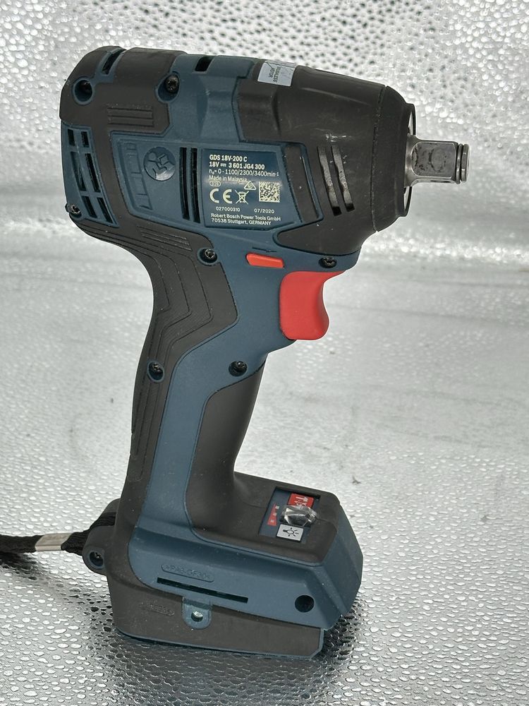 Акумуляторний ударний гайкокрут Bosch GDS 18V-200 C Professional