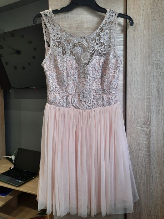 Tiulowa sukienka Lipsy S