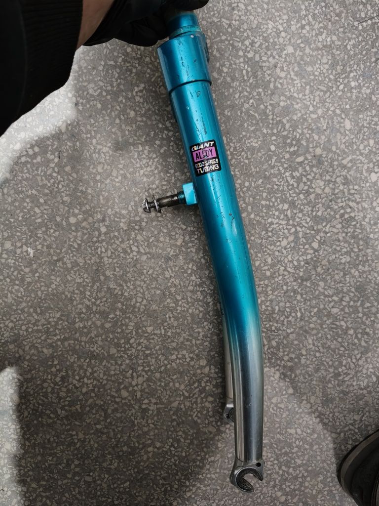 Widelec Giant 26 cali aluminiowy klasyk 1 1/8 dl. 150