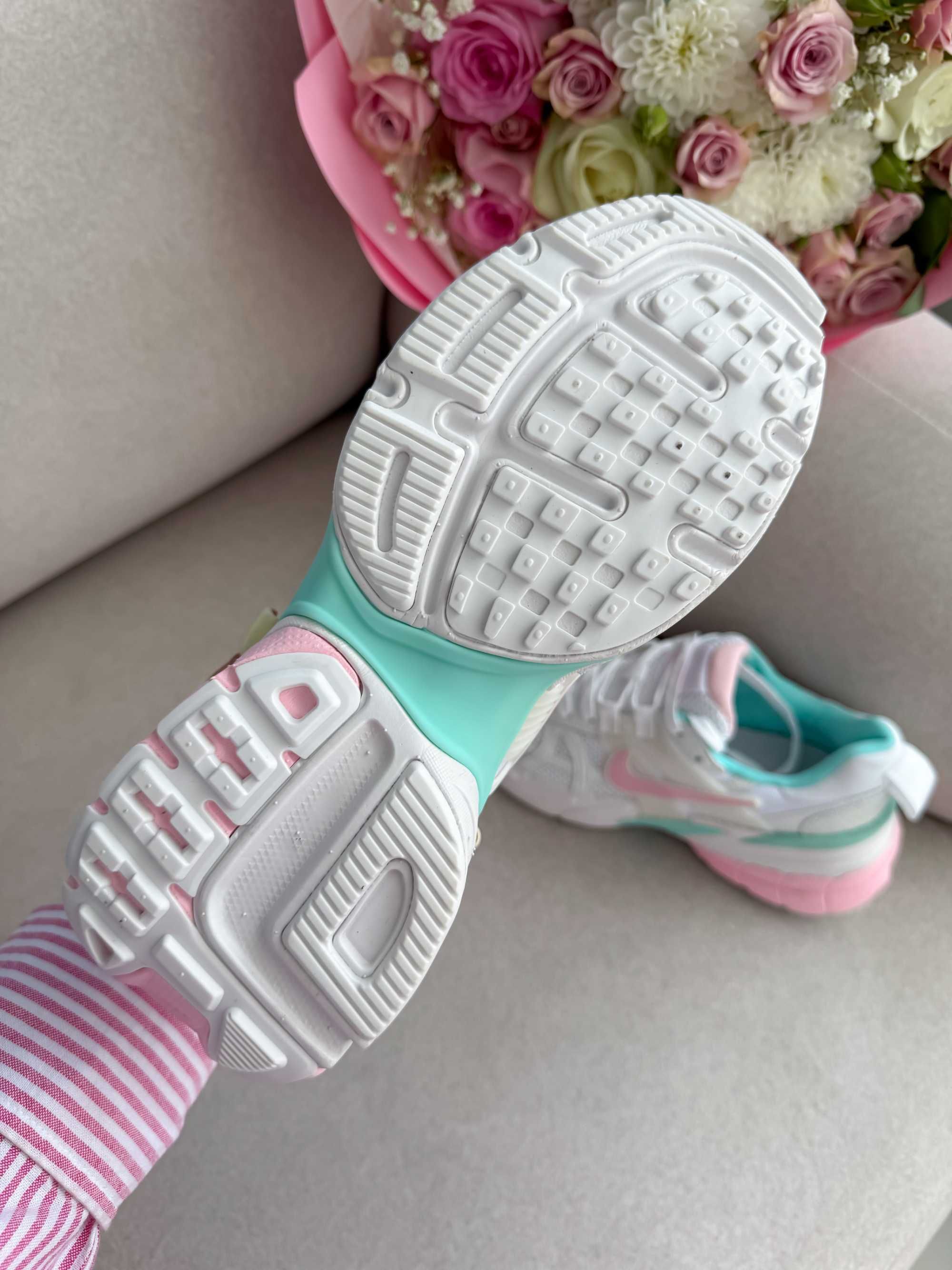 38р 41р Кросівки Nike V2K Runtekk White Pink найк білі блакитні рожеві