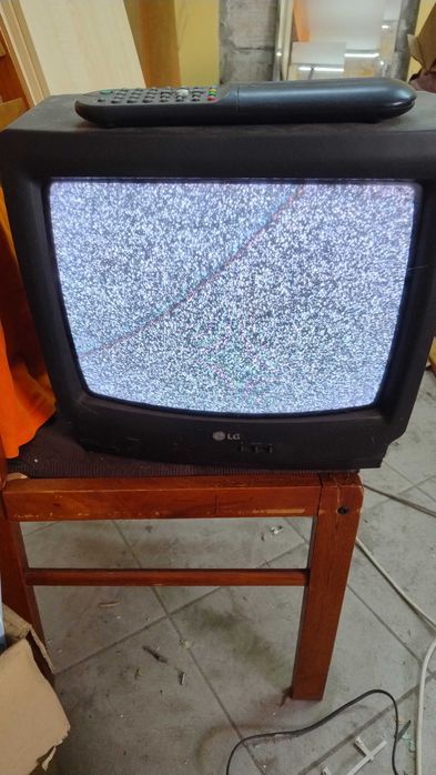 Telewizor LG 14 cali z pilotem