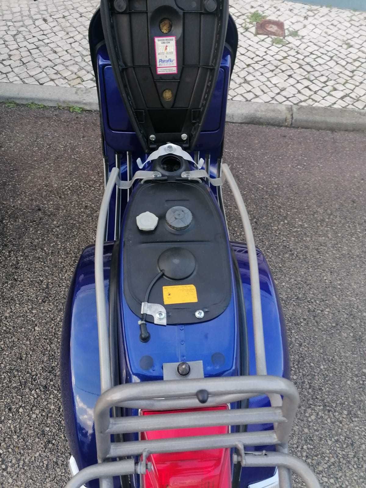 Piaggio Vespa PX200