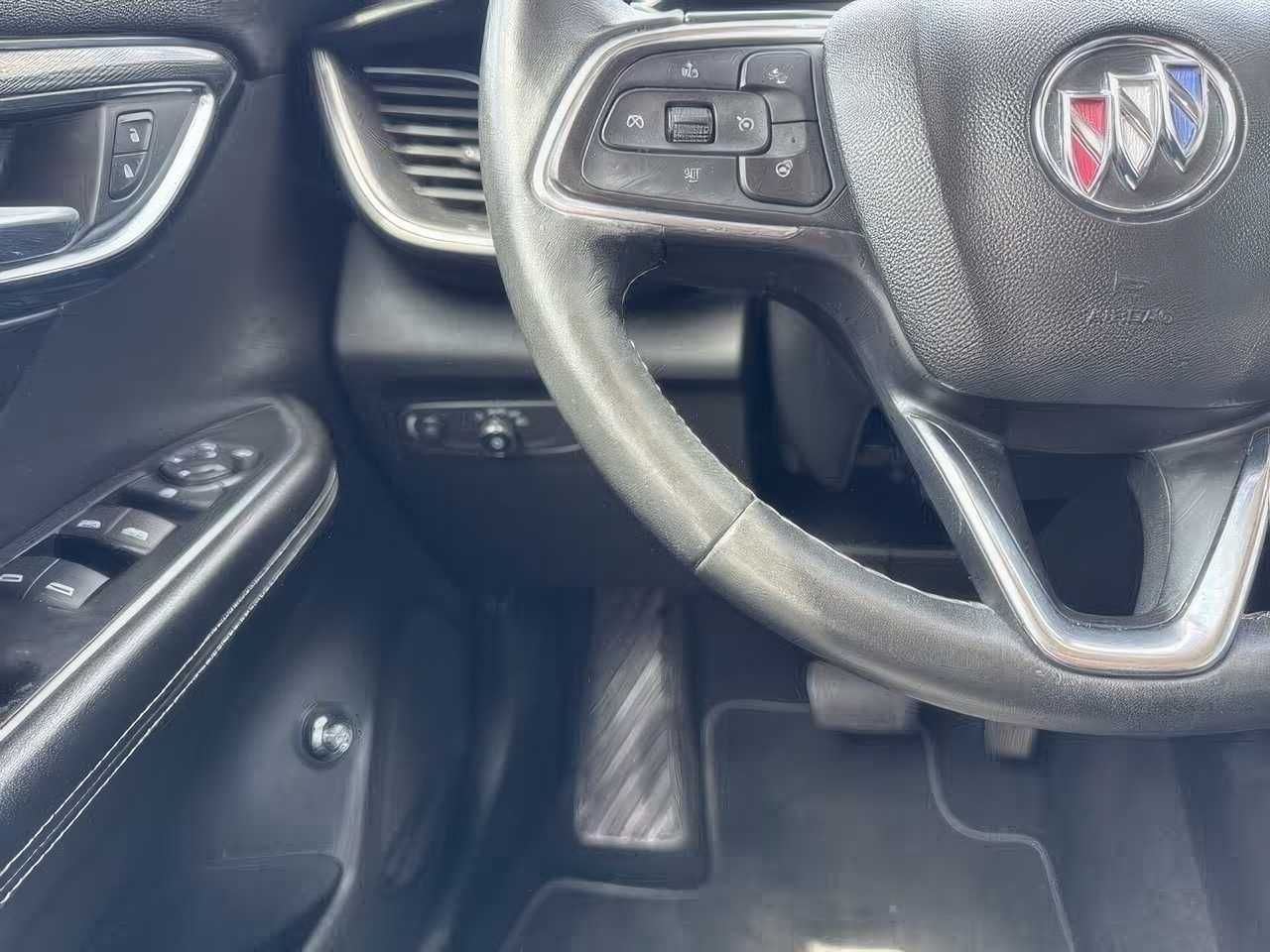 Buick	ENVISION		 	2021