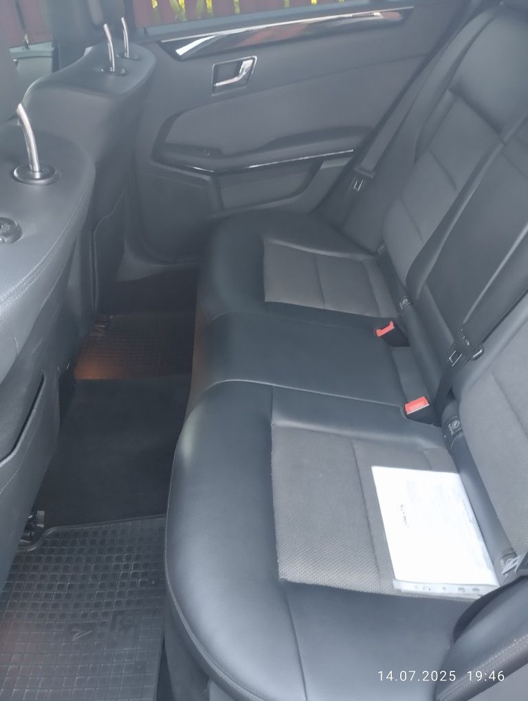 Mercedes Benz E200
