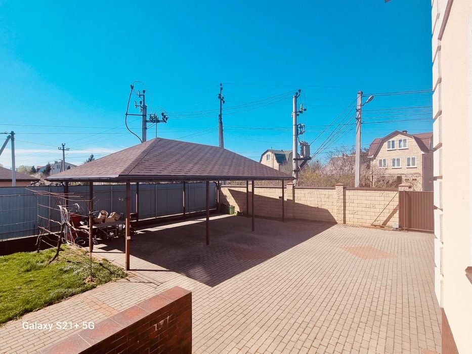 Долгосрочная аренда половині 2 єт. дома 145 кв.м. в с.Осещина