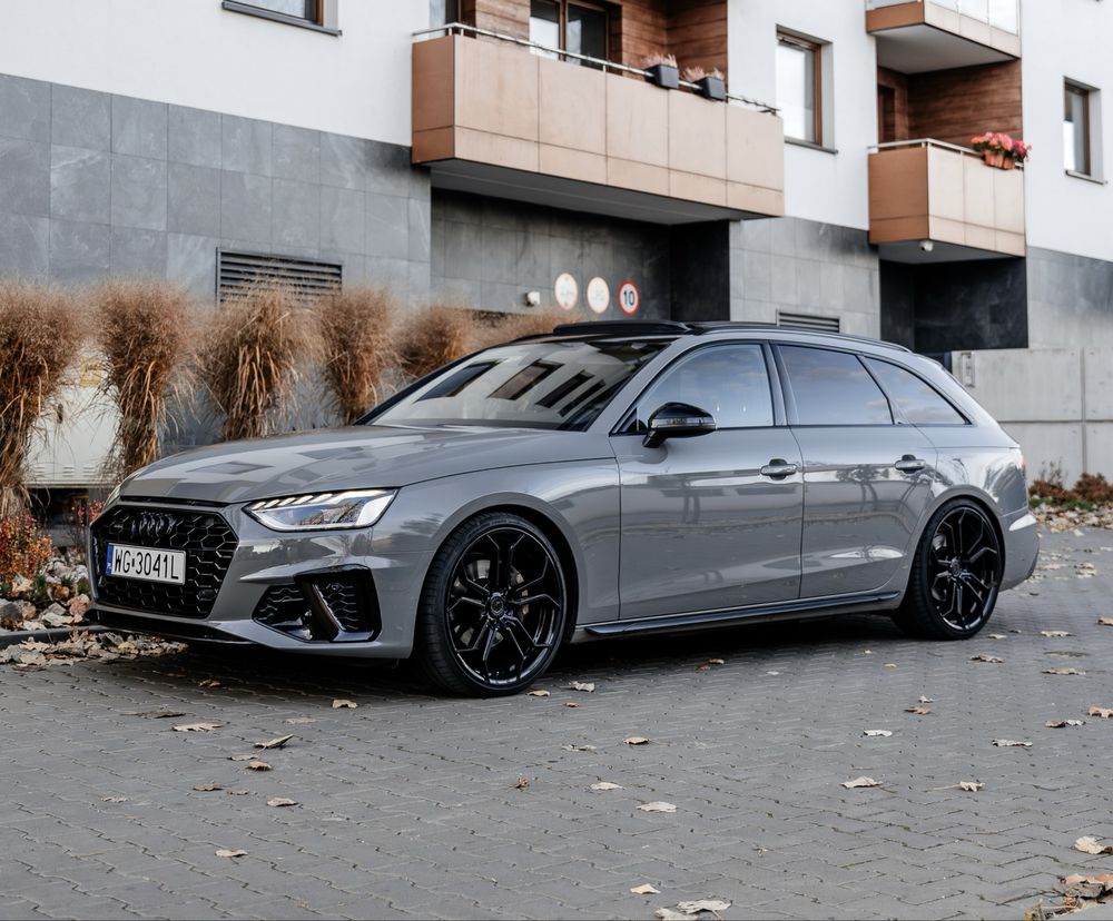 Audi A4 lift 2.0 diesel 190 km quattro quanum grey