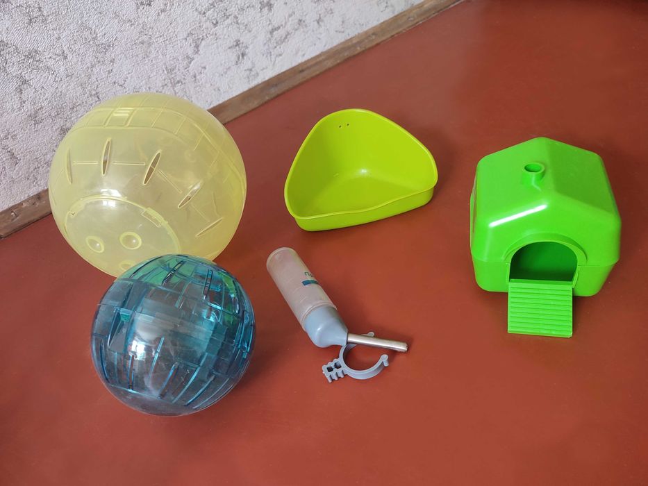 Клітка для гризунів / птахів + кулі для гризунів + інші дрібнички