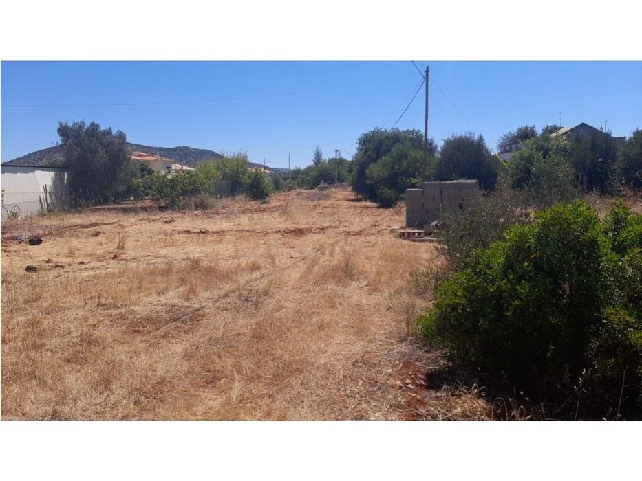 Terreno Rustico perto da entrada de vale Judeu