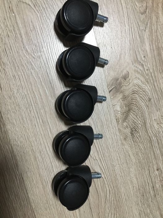 Zestaw pięciu kółek do fotela obrotowego