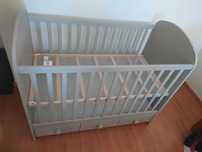 Berço de bebe robusto