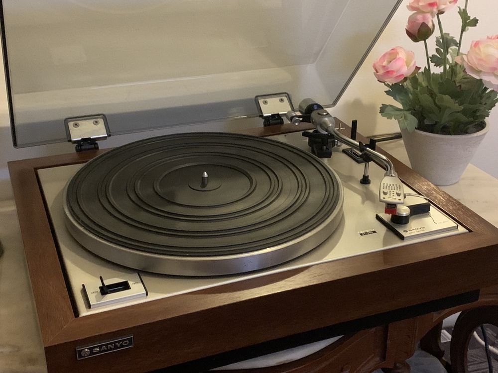 Sanyo TP-626 gira disco