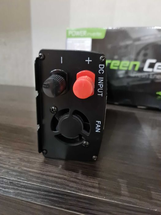 Автомобільний інвертор GREEN CELL 12v на 230v 500/1000w перетворювач