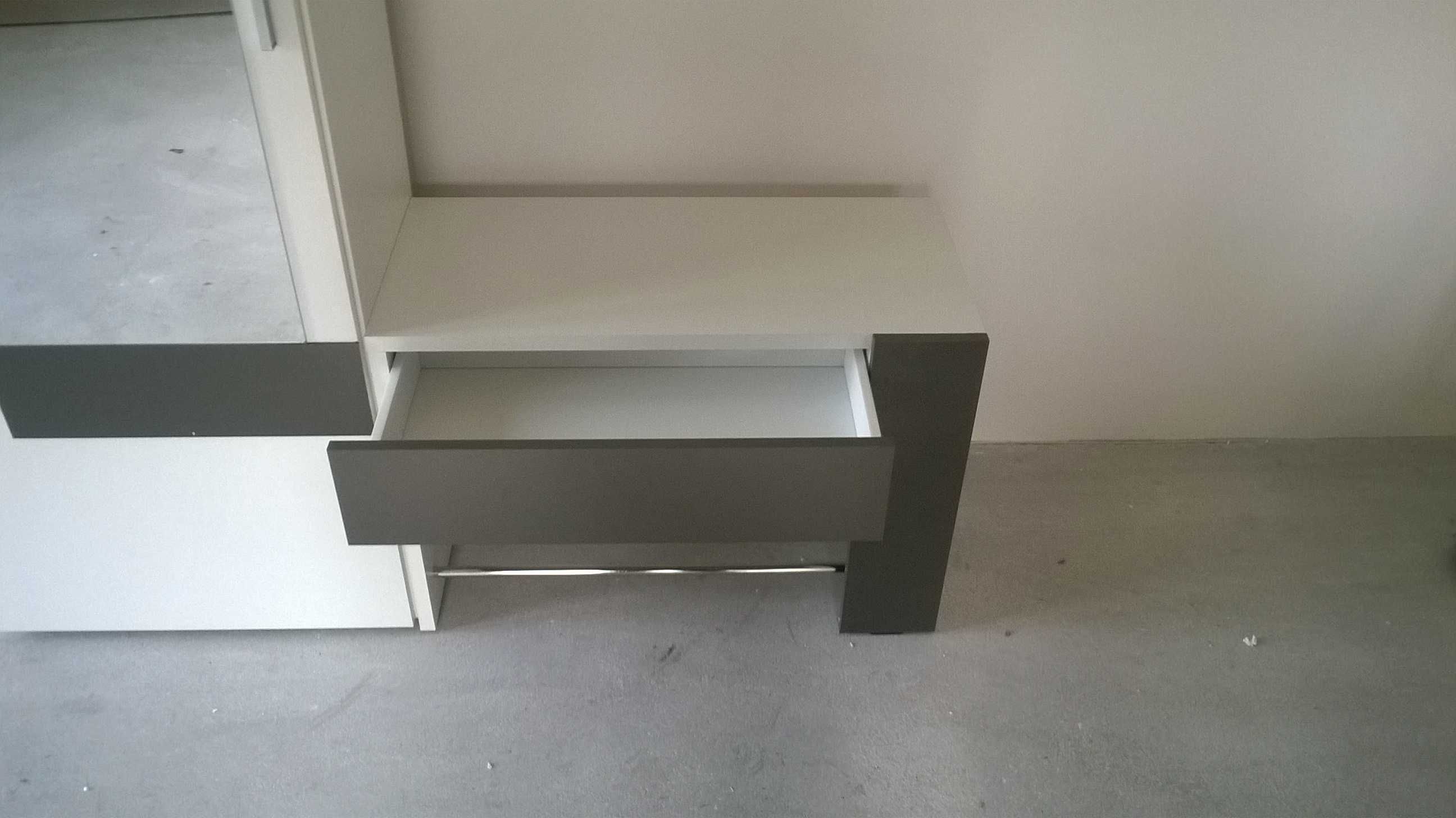 Bari biała garderoba z lustrem 135x190x37 Nowa