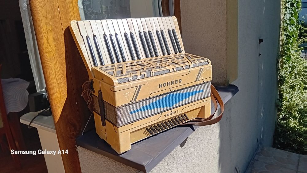 Akordeon hohner Verdi I 48 basów stan dobry z walizką