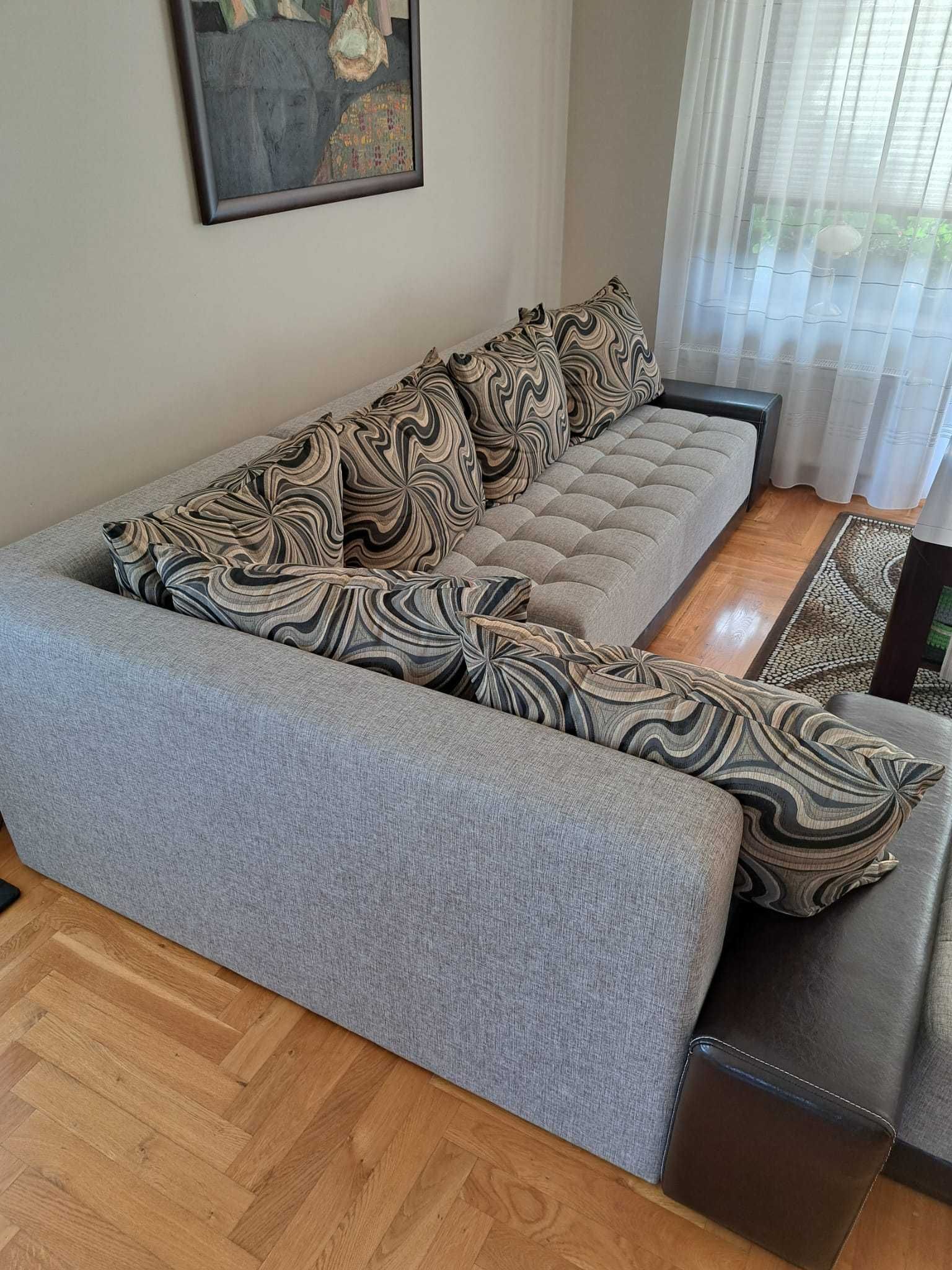 Narożnik do salonu bez funkcji spania + pufa