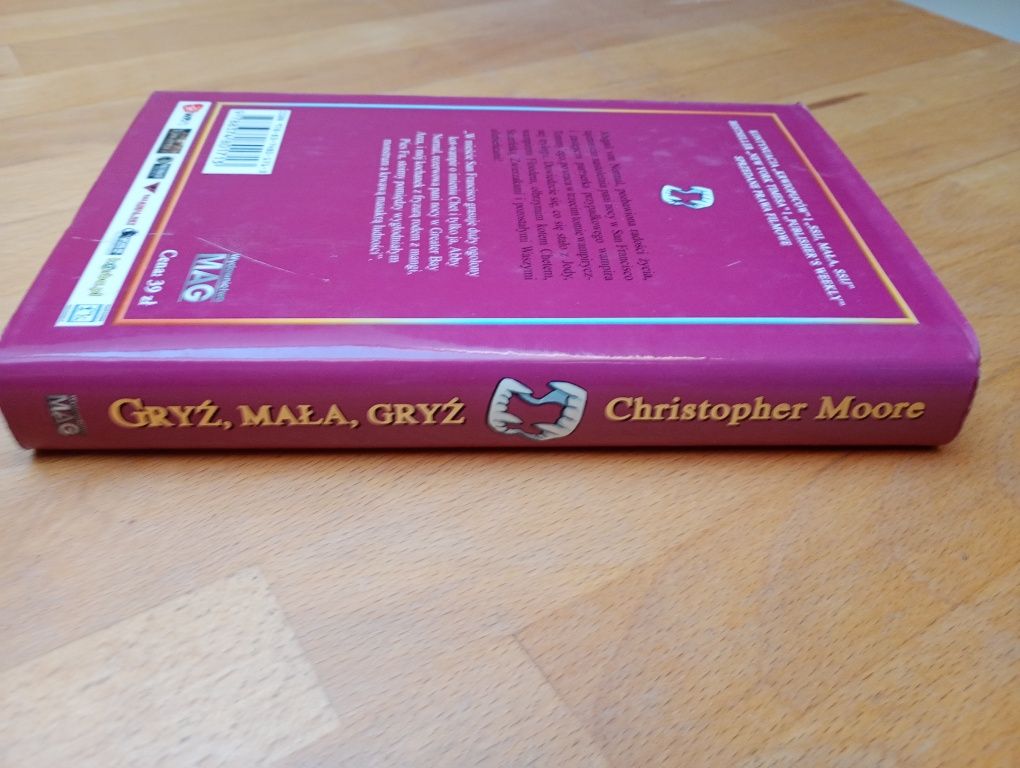 Christopher Moore Gryź, mała gryź