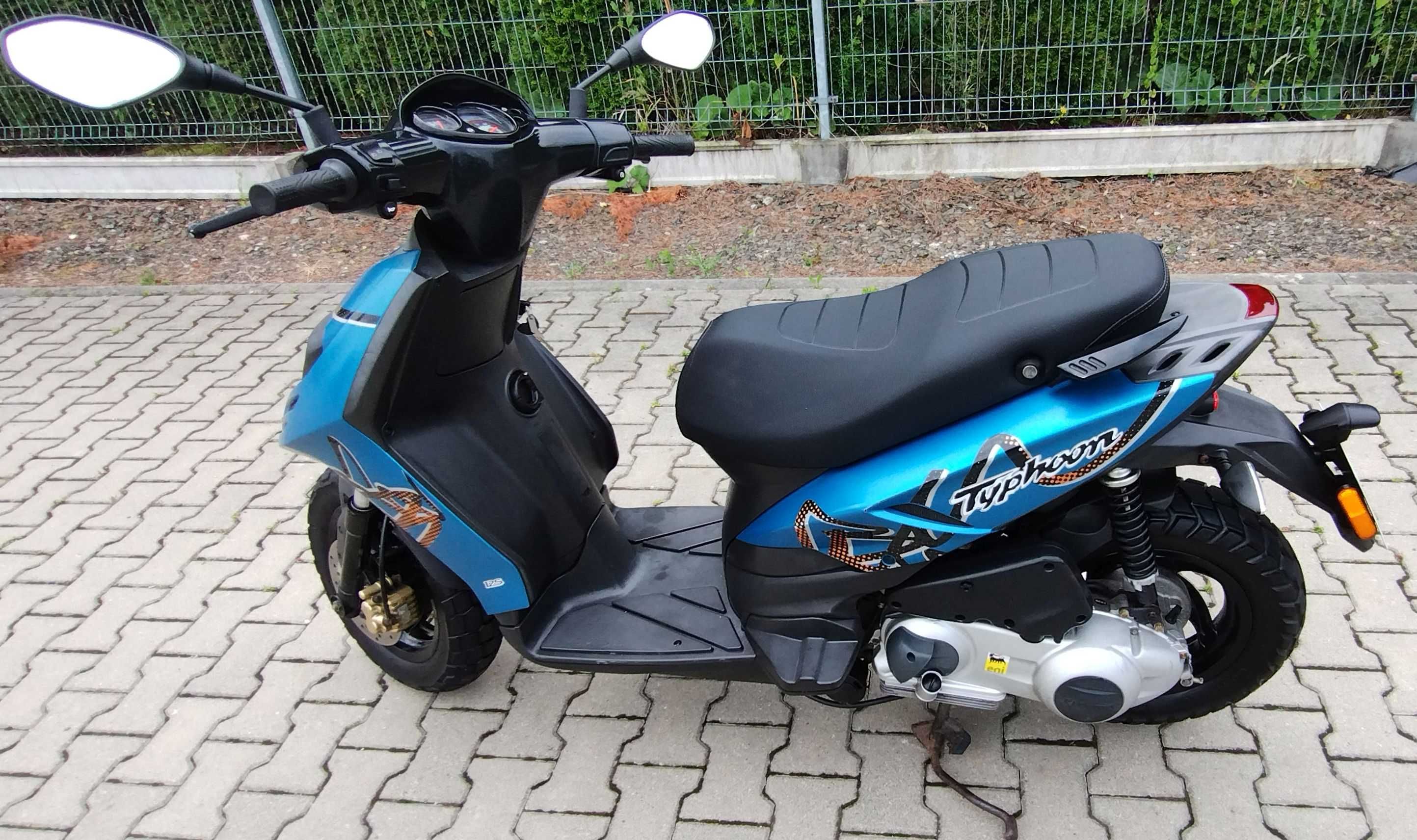 Sprzedam skuter Piaggio Typhoon 125 4t przebieg 8.343km