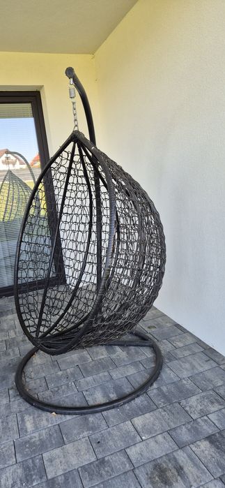 Huśtawka z wiszącym koszem