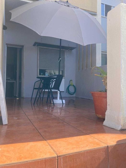 T1 mobilado com pátio privativo - Marques de Pombal / Av. da Liberdade