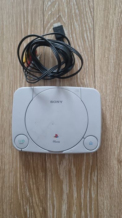 PS one pequena com jogo tekken