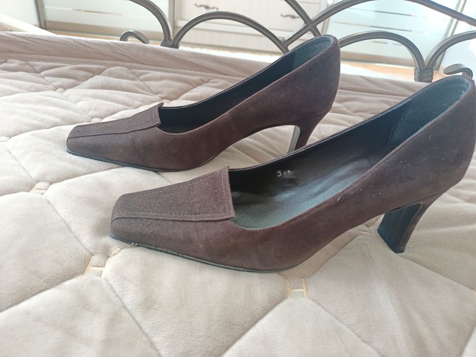 Стильні туфлі-човники