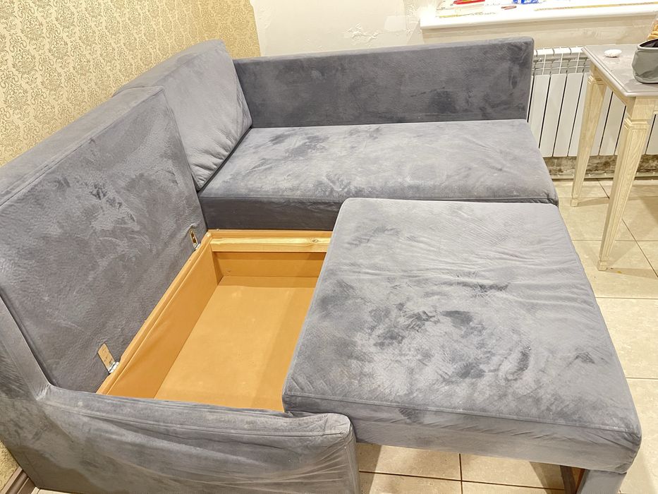 Диван угловой разлаживается на двухспальный