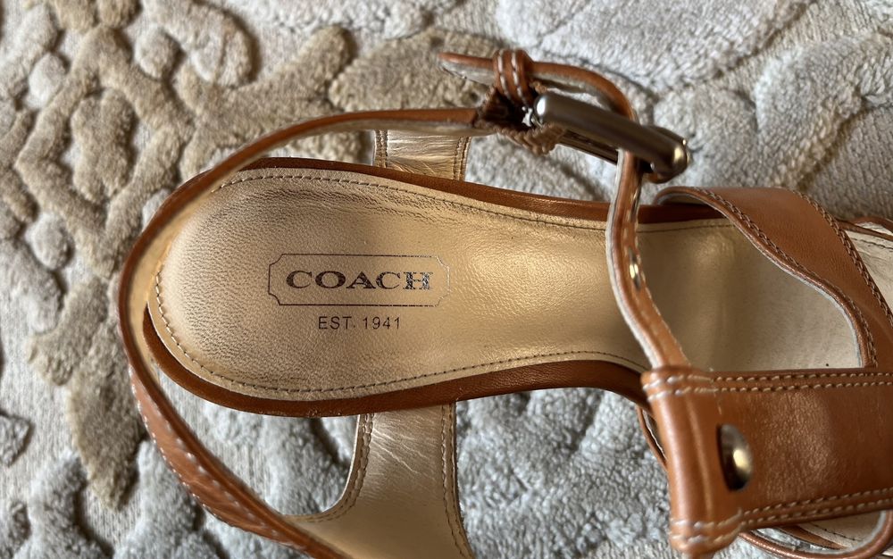 Босоножки Coach