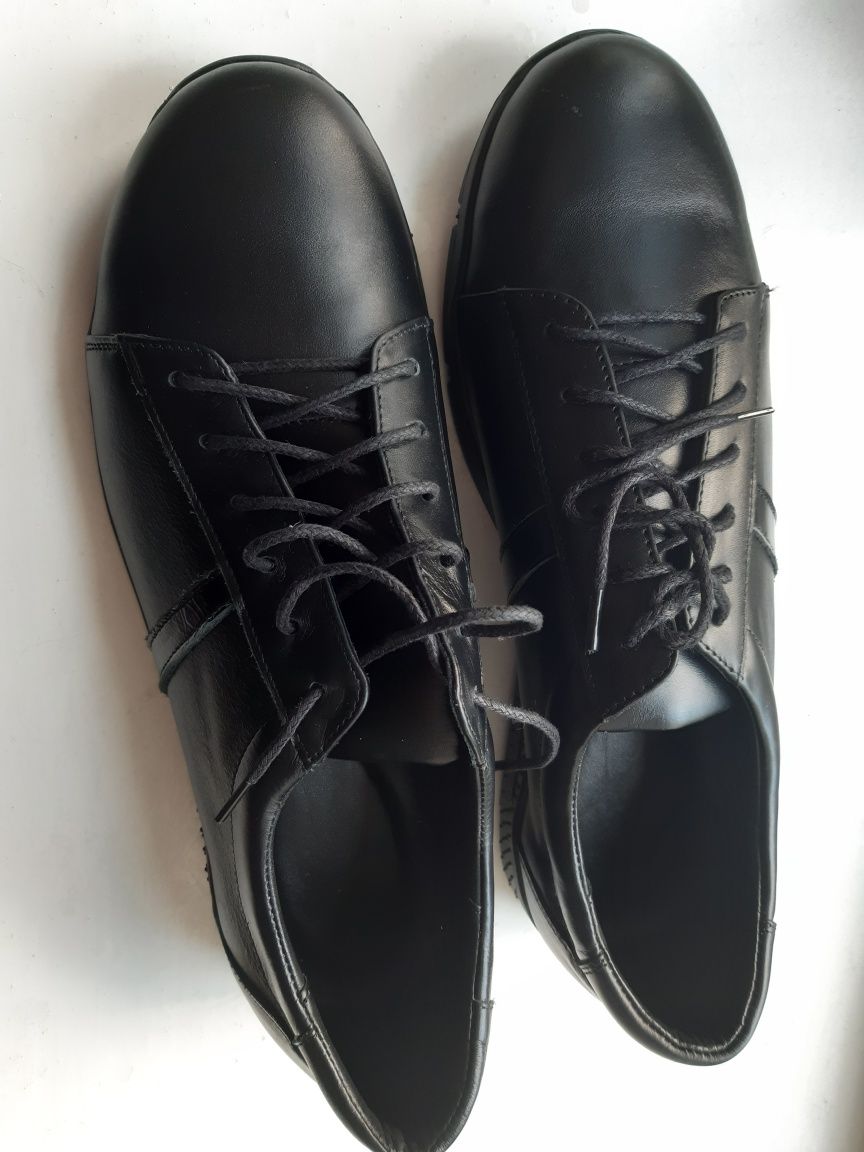 Взуття черевики кросівки чоловічі шкіряні чорні 41 Україна
