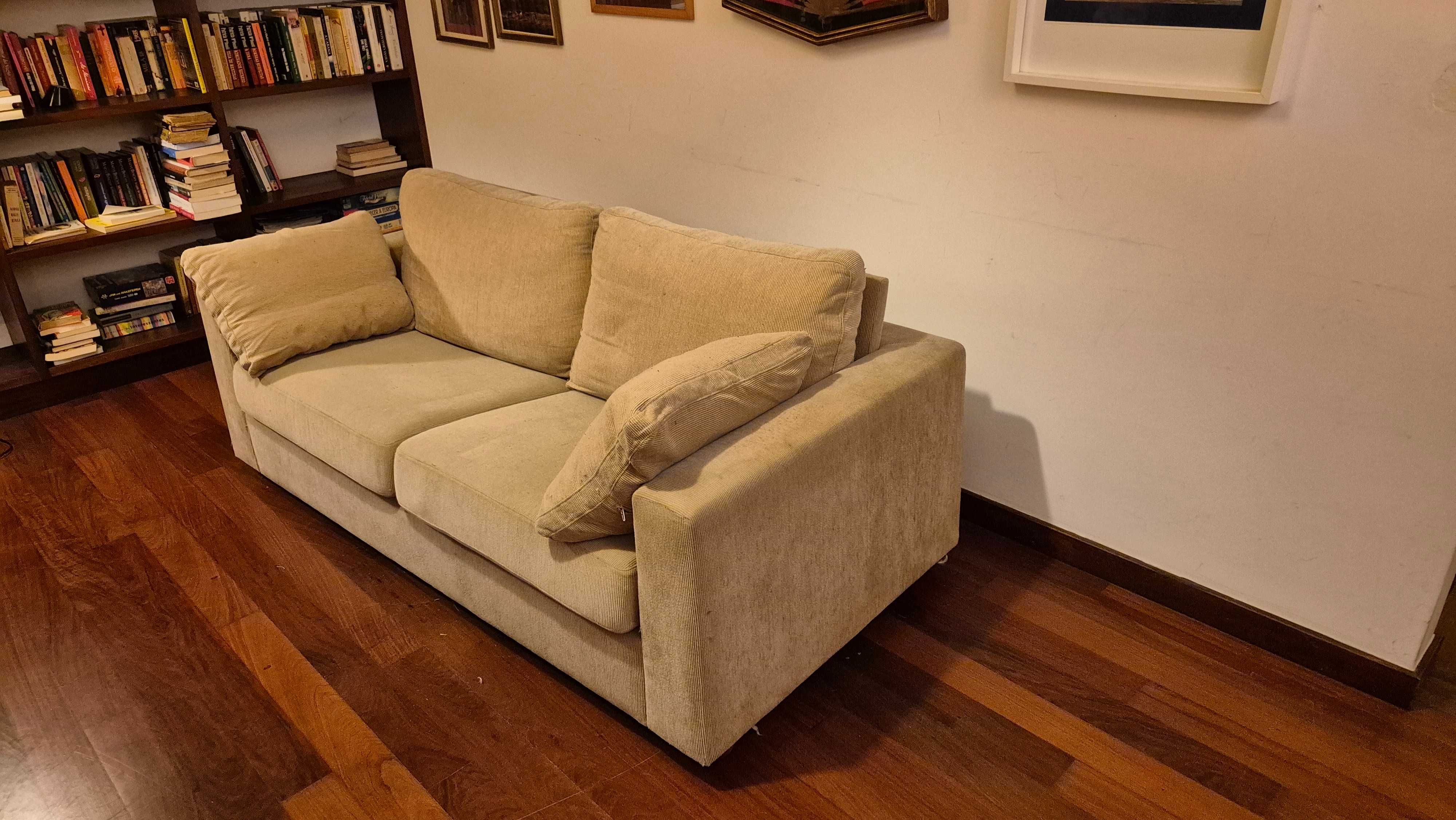 Sofa 2/3 lugares para desocupar