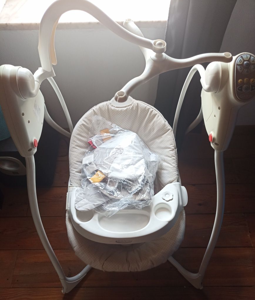 Vendo espreguiçadeira  bebe com nova