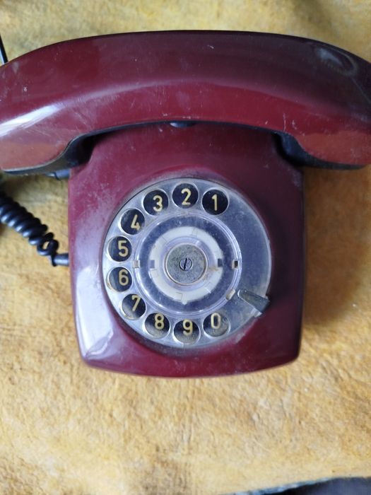 .Телефонные аппараты разные. Договорная.